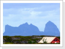 Die unverkennbare Silhouette der Insel Träna Die unverkennbare Silhouette der Insel Träna
