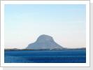 Sichtwinkel aus Richtung Stokkvaagen auf Lovund Sichtwinkel aus Richtung Stokkvaagen auf Lovund